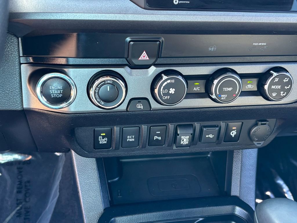 Certified 2020 Toyota Tacoma TRD Sport w/ Technology Package AWD/4WD image 28