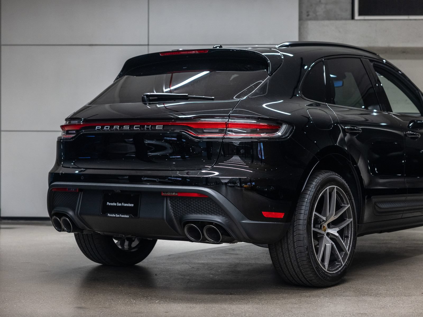 Certified 2026 Porsche Macan AWD/4WD image 25