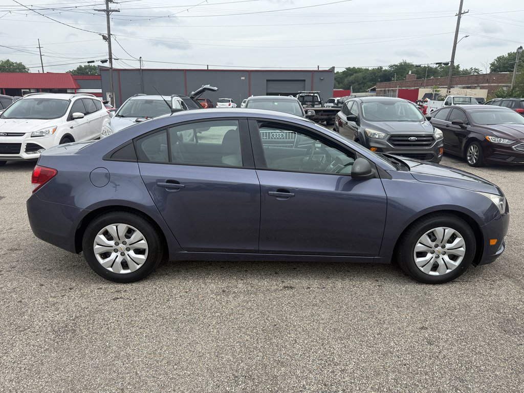 Used 2014 Chevrolet Cruze LS FWD image 6