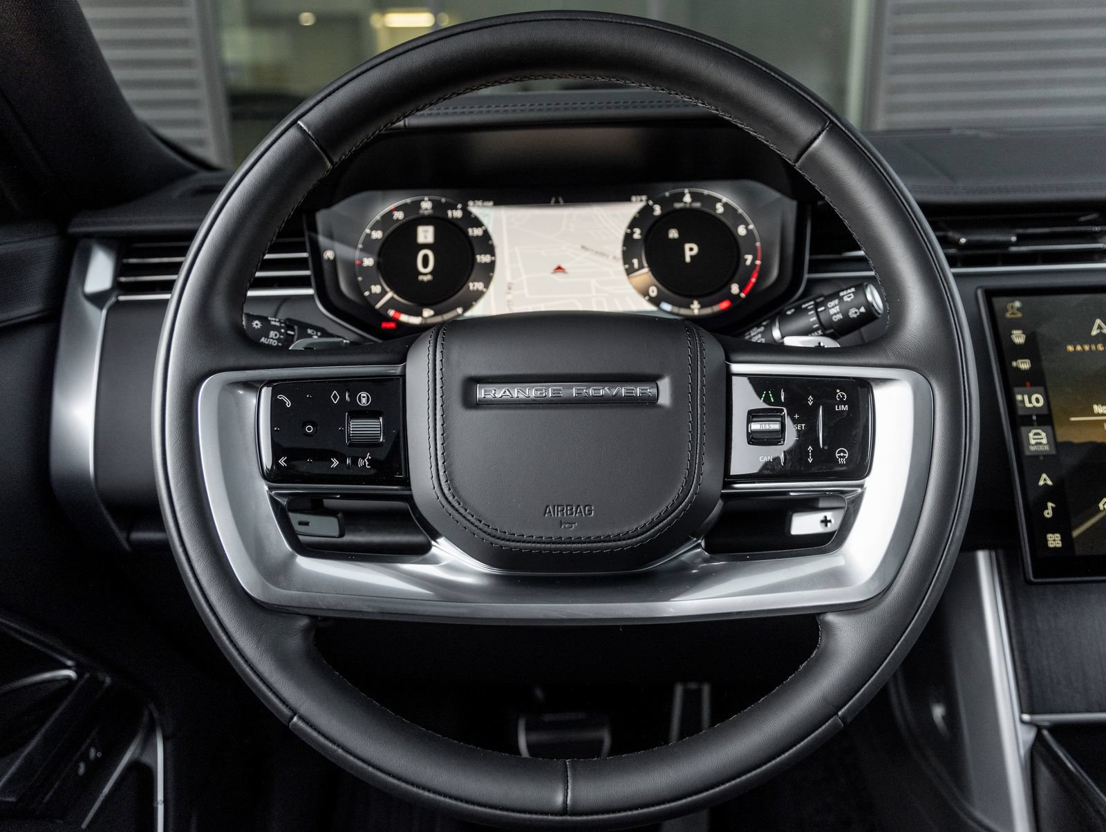 Used 2025 Land Rover Range Rover SE AWD/4WD image 27