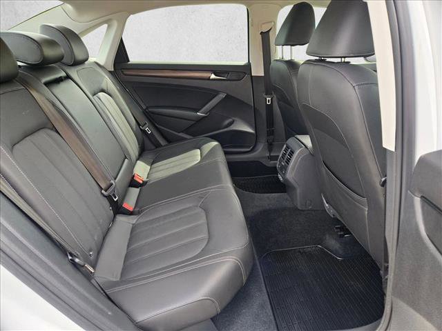 Used 2020 Volkswagen Passat 2.0T SEL FWD image 20