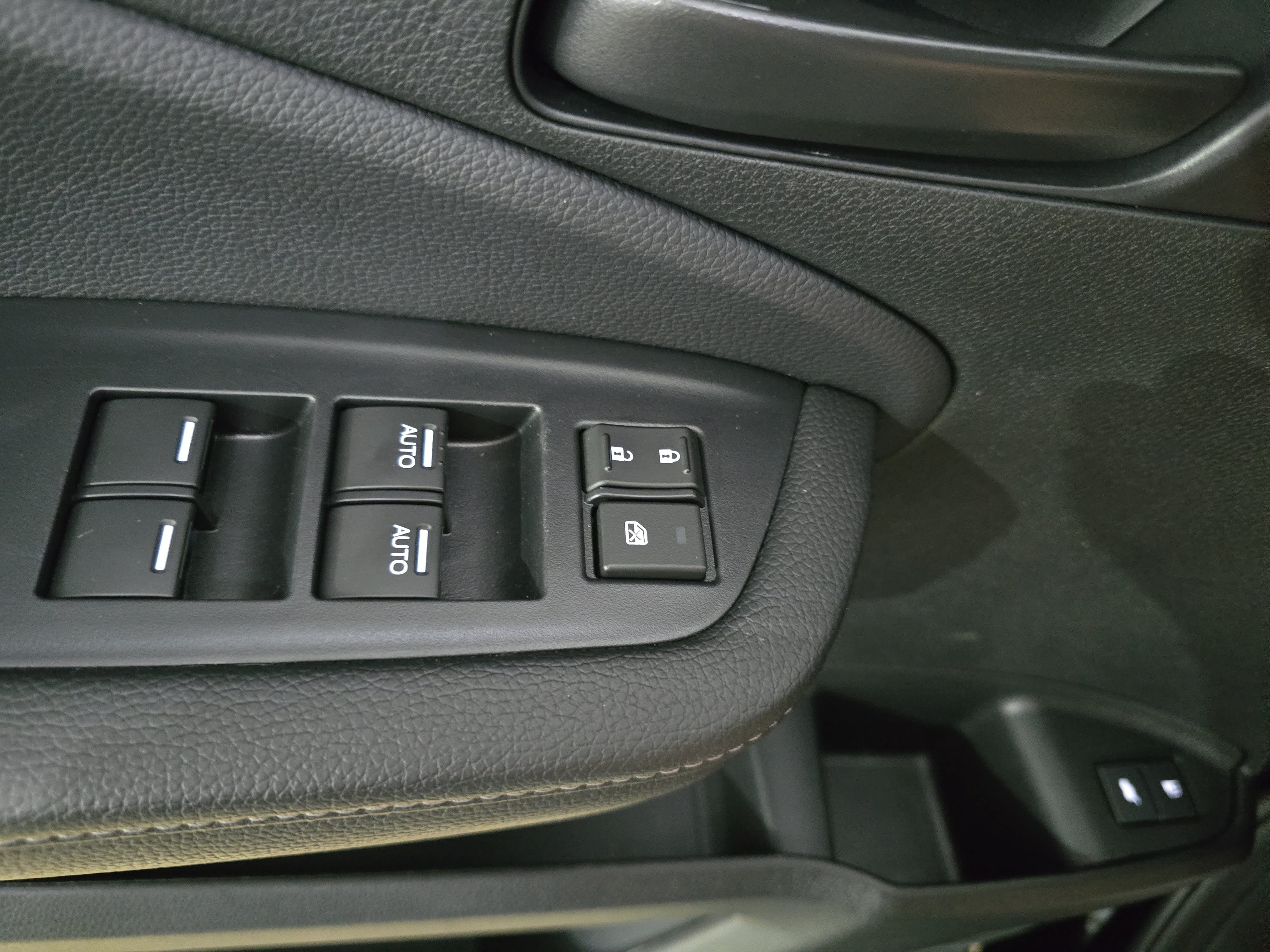 Certified 2025 Honda Passport EX-L image 25