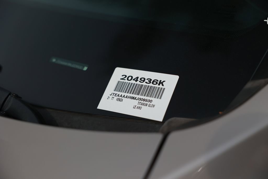 Used 2021 Toyota Venza LE w/ Carpet Mat Package (TMS) image 38