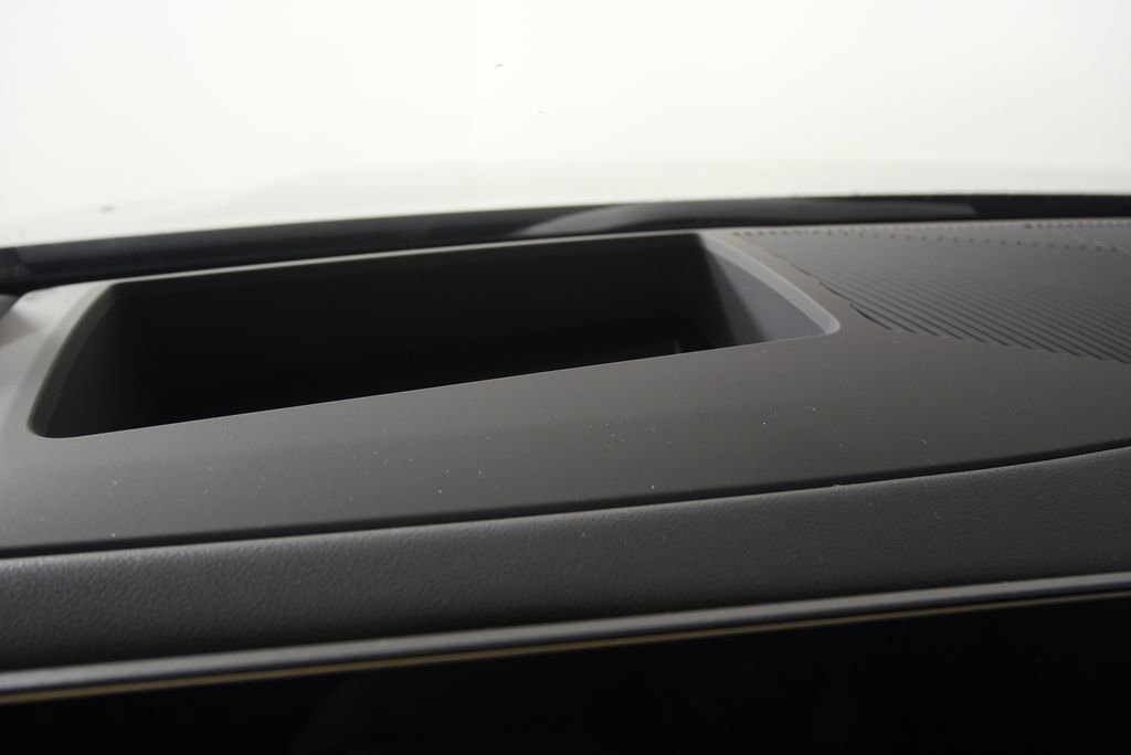 Used 2026 BMW 540i xDrive w/ M Sport Package image 23