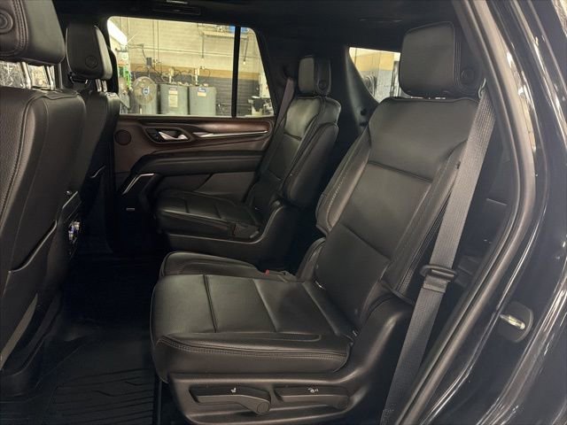 Used 2022 GMC Yukon Denali w/ Advanced Technology Package image 14