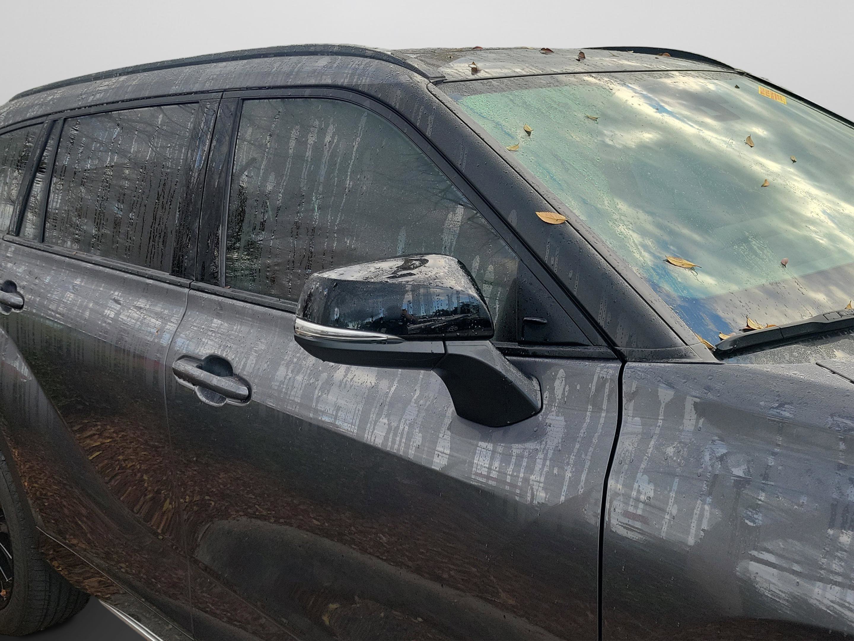 Used 2025 Toyota Highlander XSE image 26