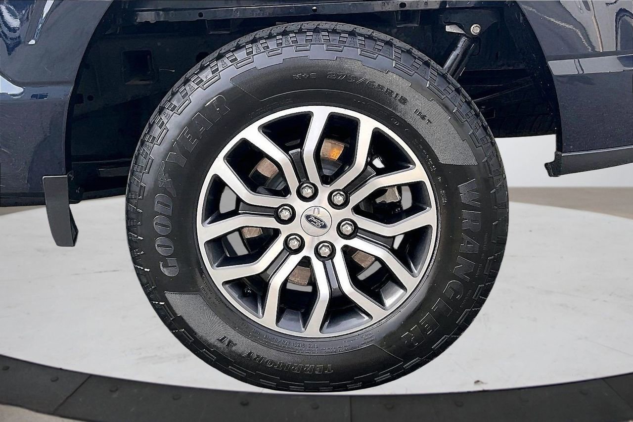 Used 2022 Ford F150 Lariat w/ Trailer Tow Package image 36