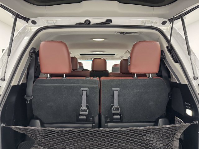 Used 2019 Lexus LX 570 4WD w/ Luxury Package image 22