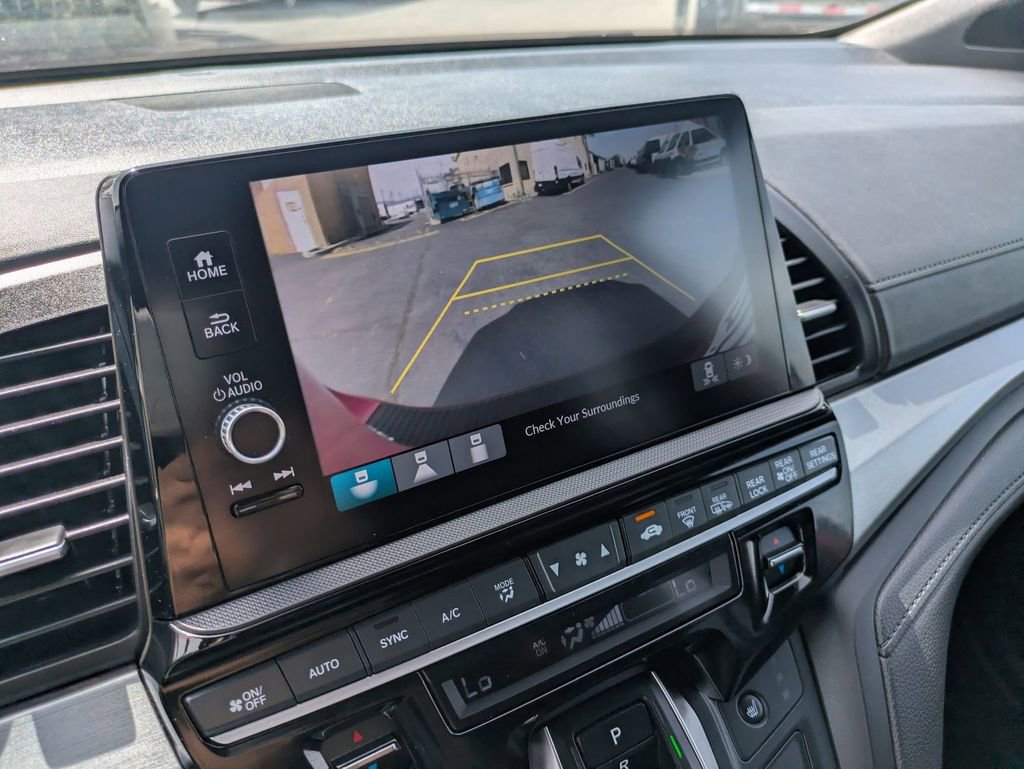 Used 2025 Honda Odyssey Sport-L image 17