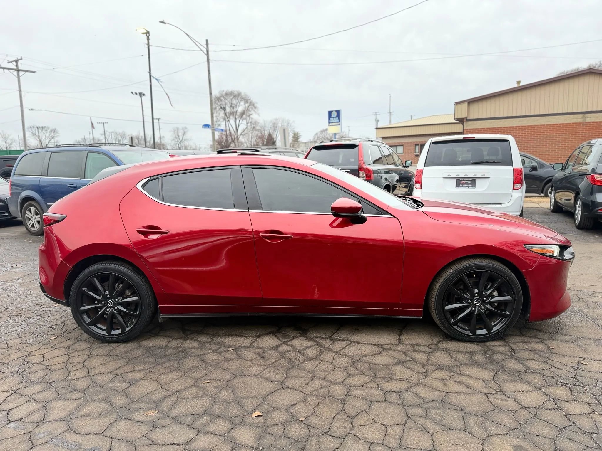 Used 2019 MAZDA MAZDA3 AWD Hatchback w/ Premium Pkg image 4