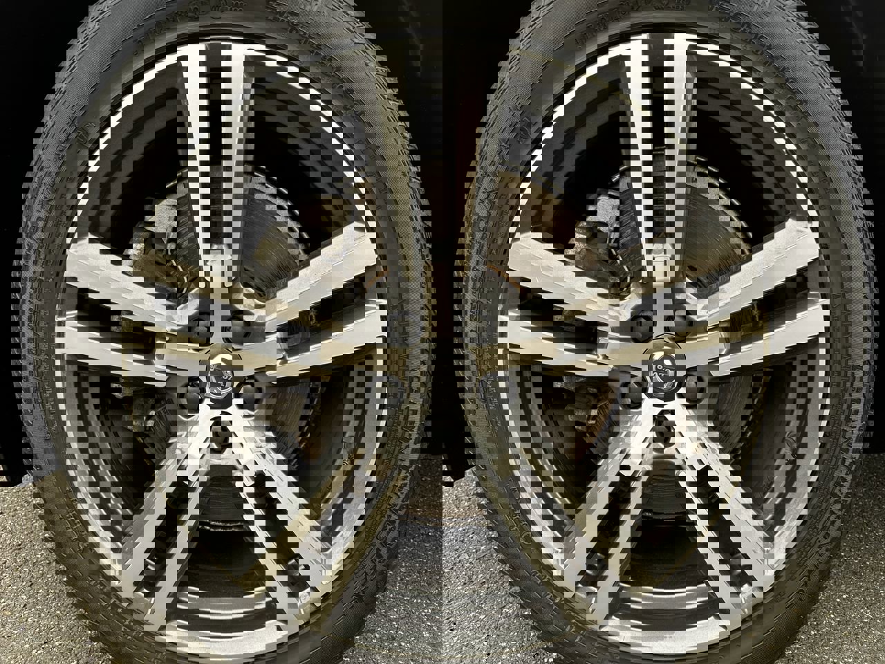 Used 2021 Volvo XC60 T6 Momentum w/ Premium Package image 10