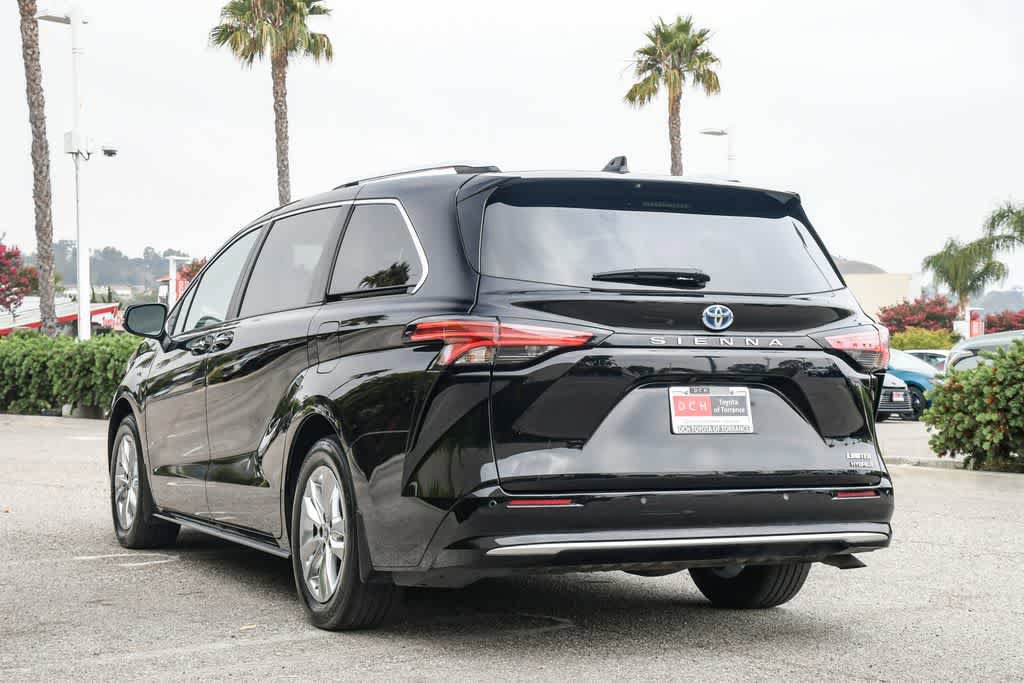 Used 2023 Toyota Sienna Limited FWD image 7