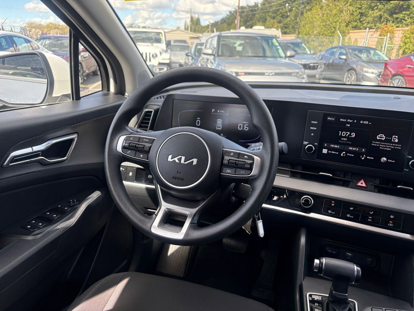 Used 2025 Kia Sportage LX image 32