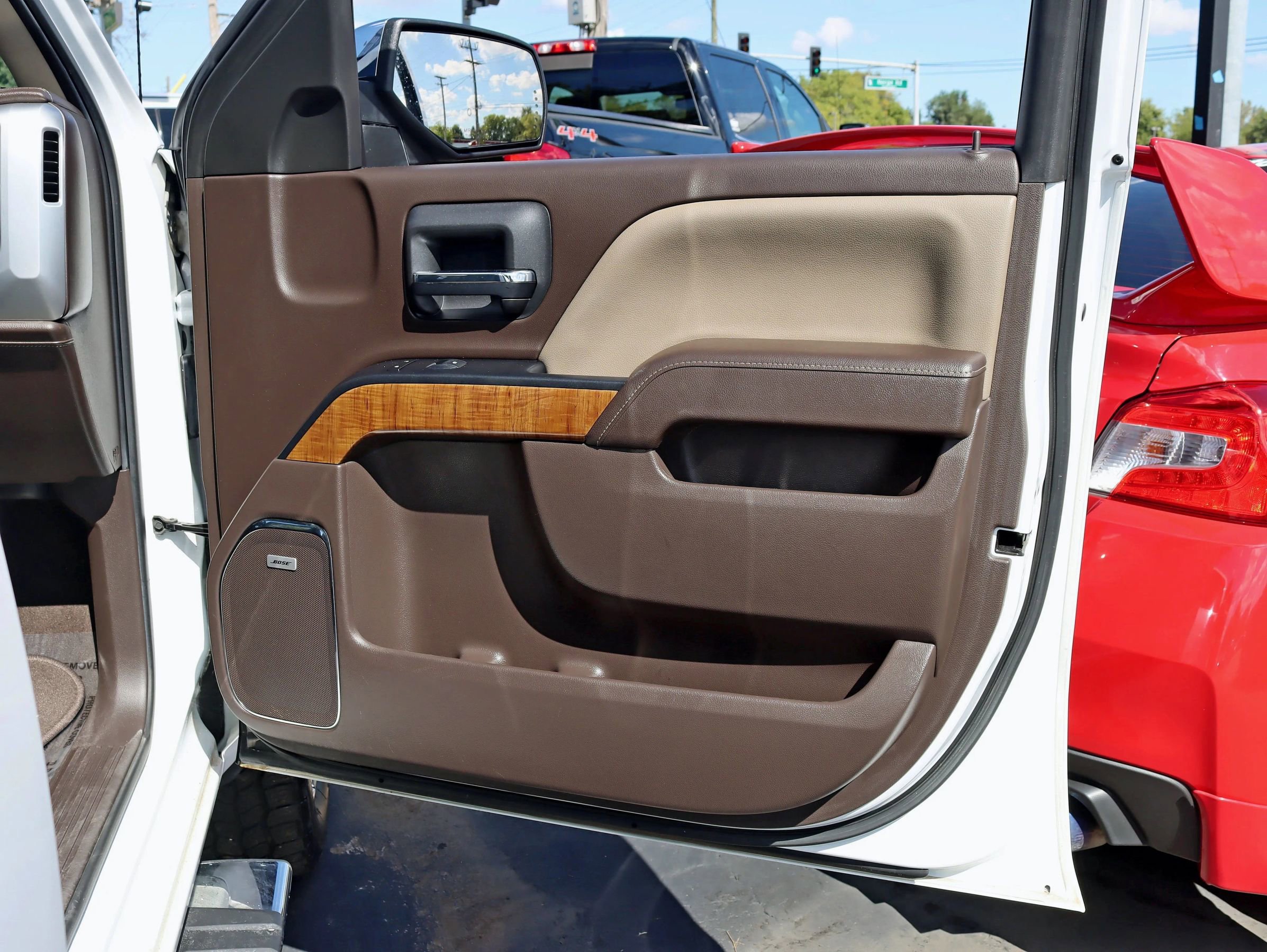 Used 2018 GMC Sierra 1500 SLT w/ SLT Premium Package image 32