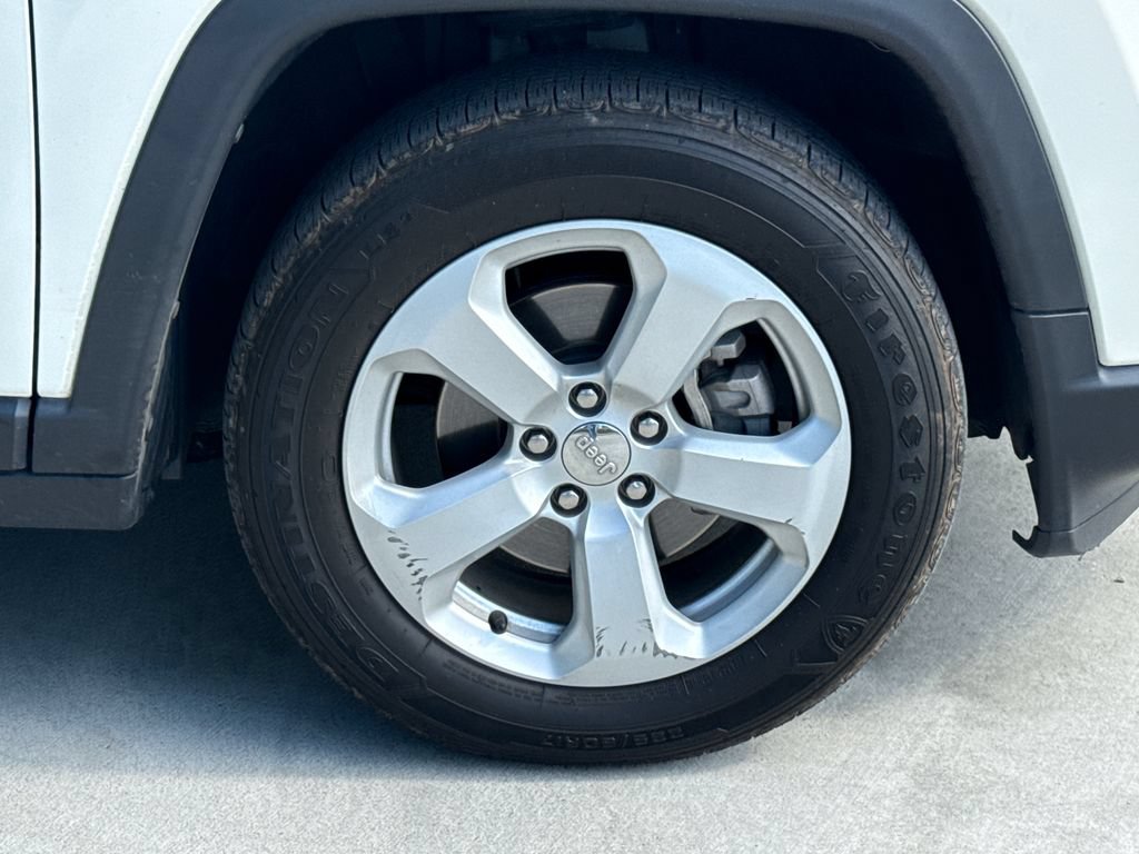 Used 2020 Jeep Compass Latitude FWD image 11