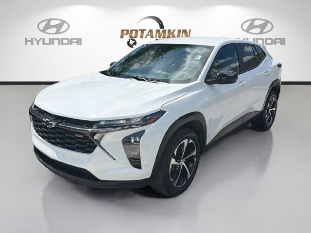 Used 2024 Chevrolet Trax RS w/ Driver Confidence Package FWD image 1