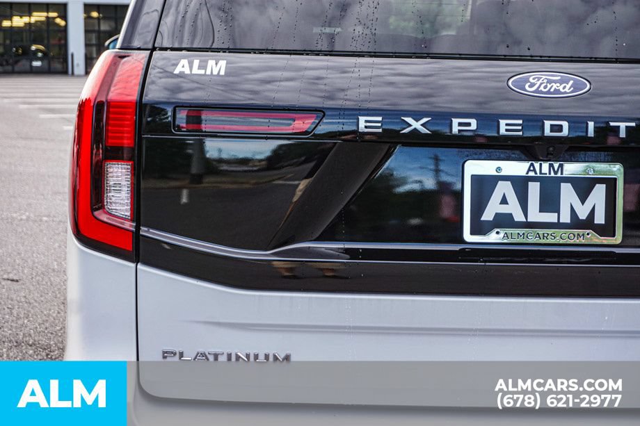 Used 2025 Ford Expedition Platinum AWD/4WD image 12