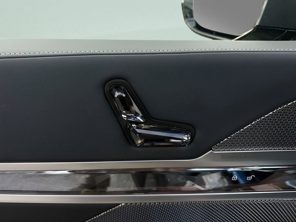 New 2026 BMW 740i w/ Premium Package image 16