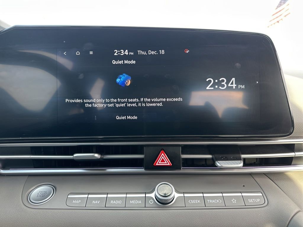 Used 2024 Hyundai Elantra SEL image 28