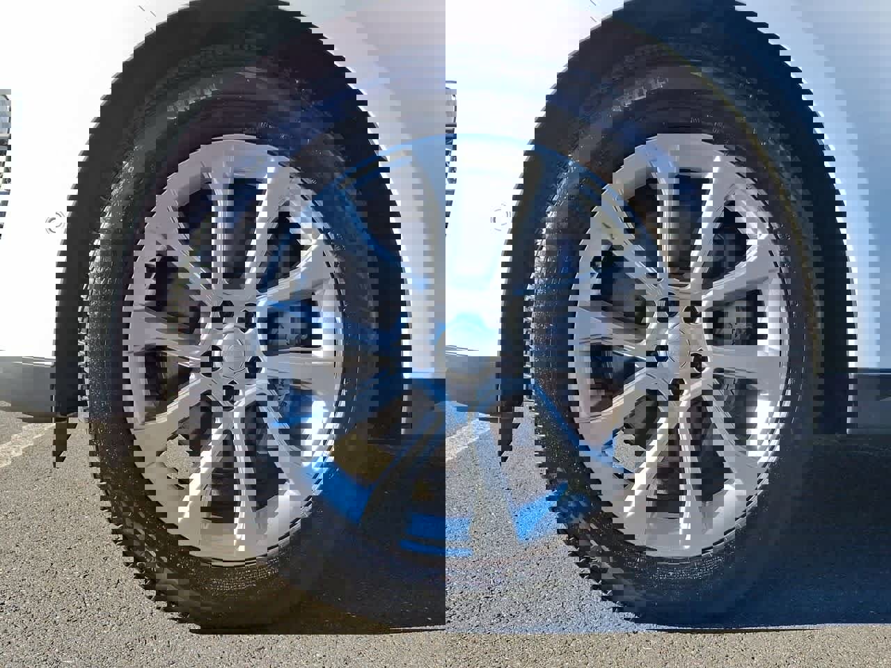 Used 2025 Land Rover Range Rover Sport SE image 29