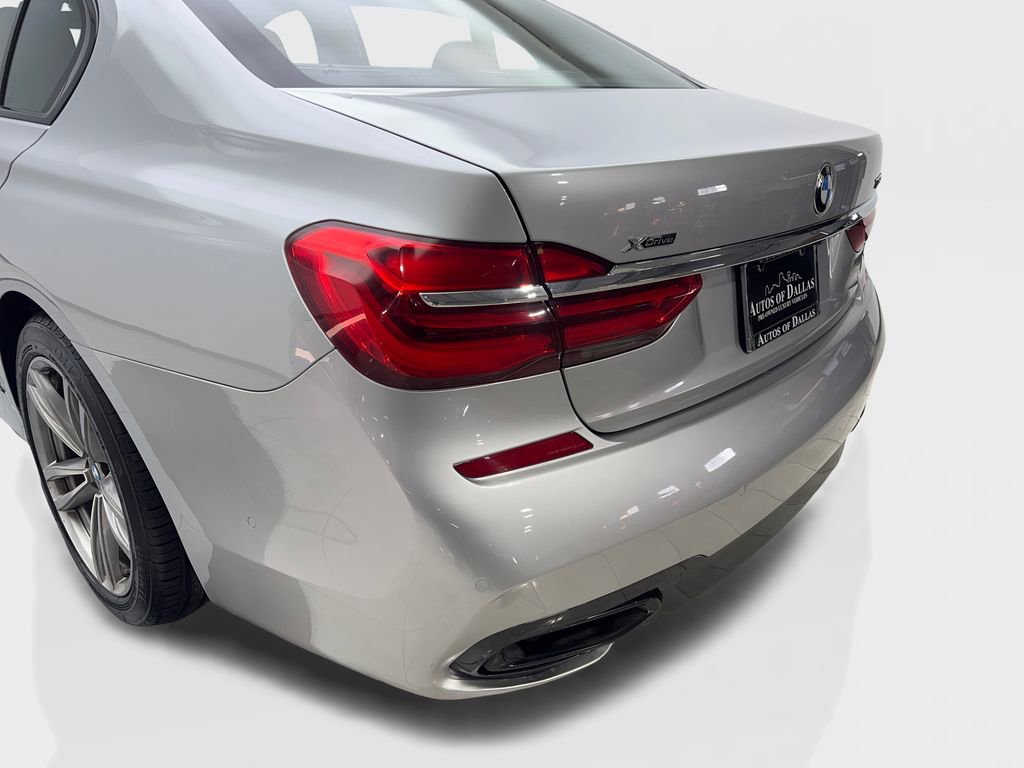 Used 2017 BMW 750i xDrive image 19