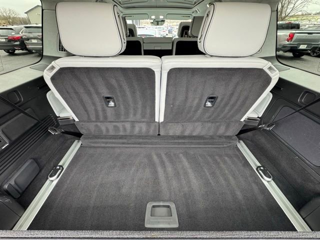 Used 2023 Rivian R1S Launch Edition image 11