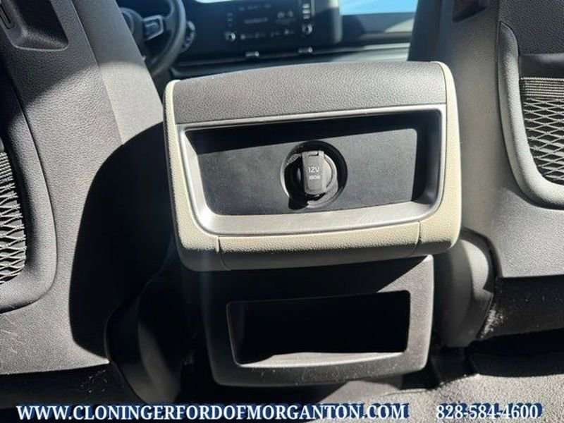 Used 2023 Kia Carnival LX image 17