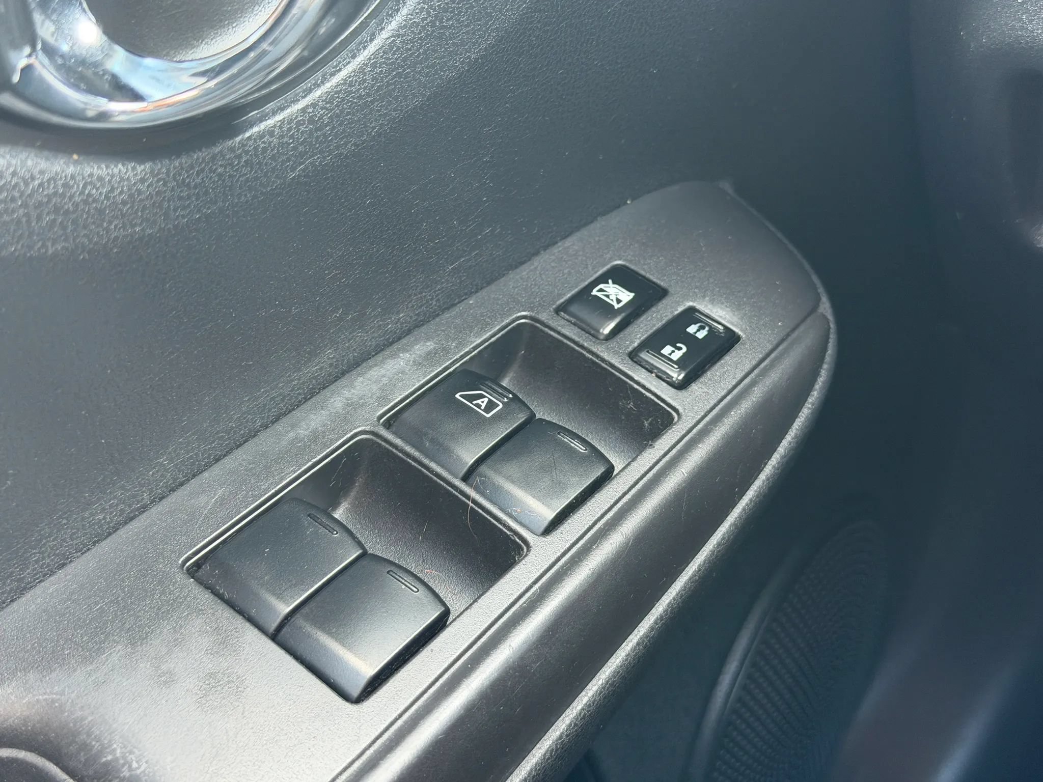 Used 2015 Nissan Versa Note FWD image 37