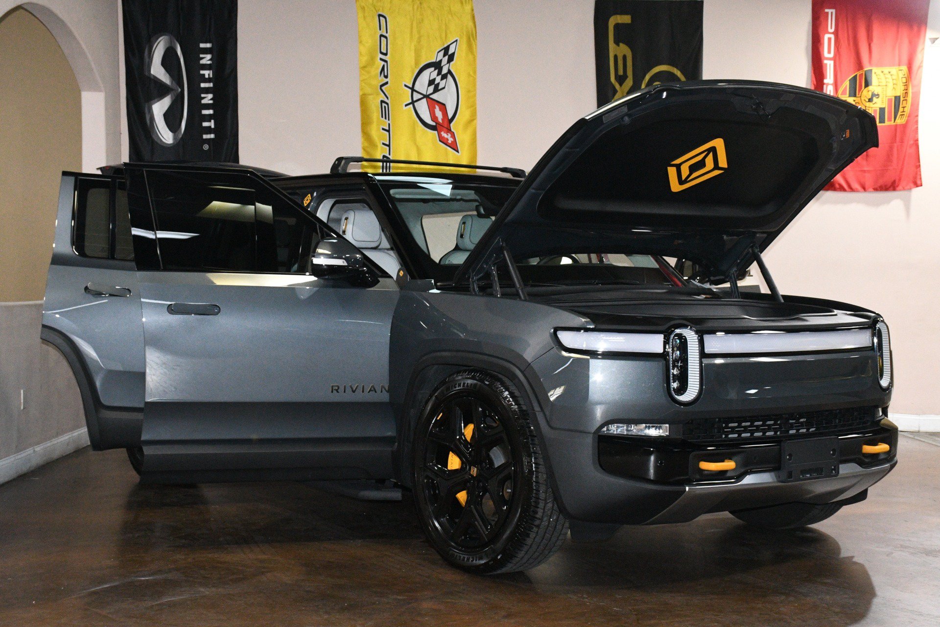 Used 2023 Rivian R1S Launch Edition Quad AWD/4WD image 89