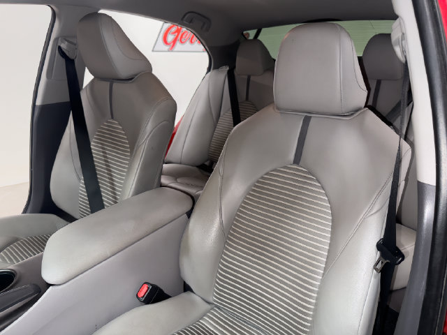 Used 2021 Toyota Camry SE FWD image 12