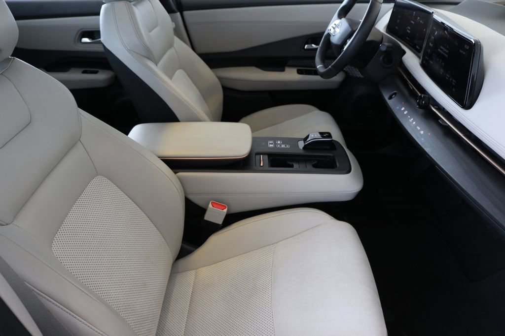 Used 2023 Nissan Ariya AWD image 42