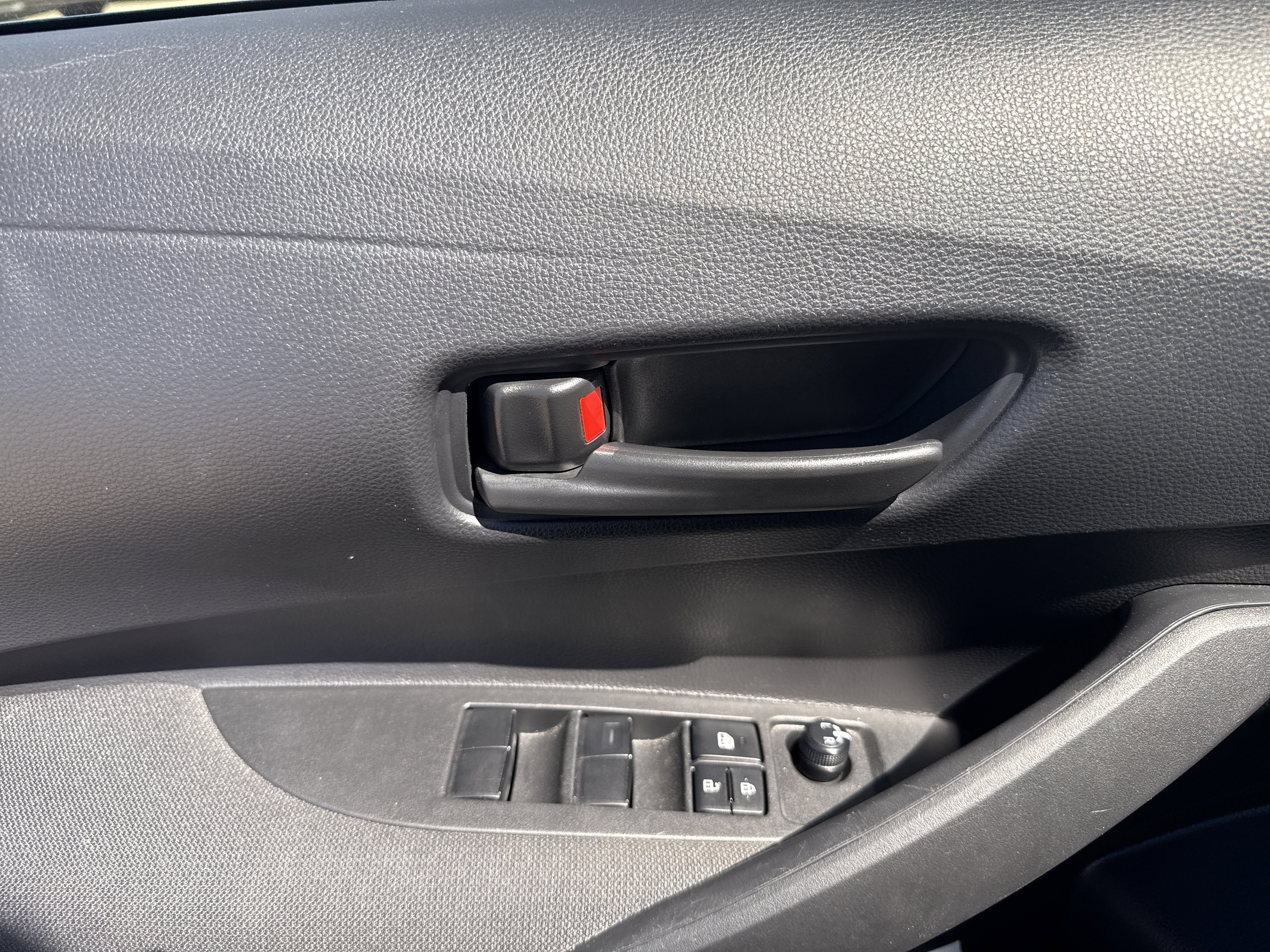 Used 2025 Toyota Corolla LE image 16