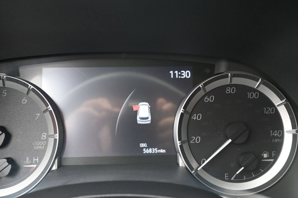 Used 2023 Toyota Highlander XSE FWD image 10