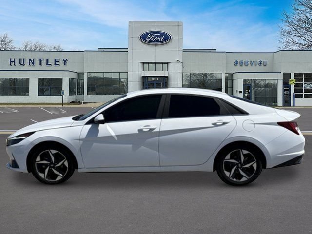 Used 2023 Hyundai Elantra Limited w/ Cargo Package FWD image 6