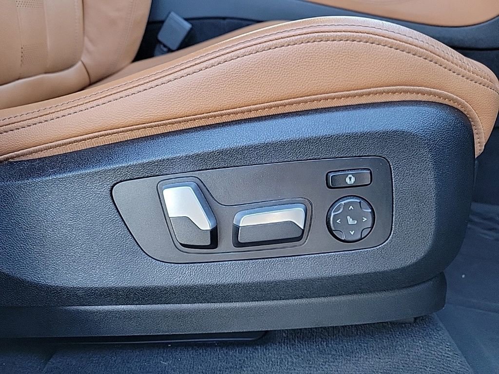 Used 2022 BMW X5 xDrive40i w/ M Sport Package image 18