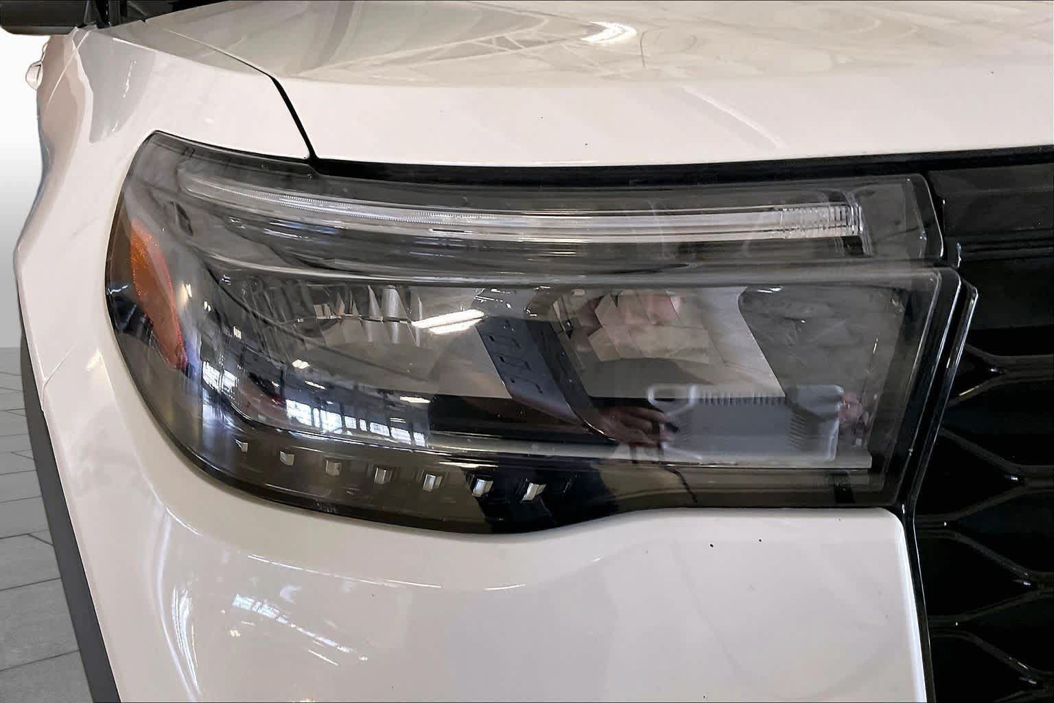 Used 2025 Ford Explorer ST AWD/4WD image 25