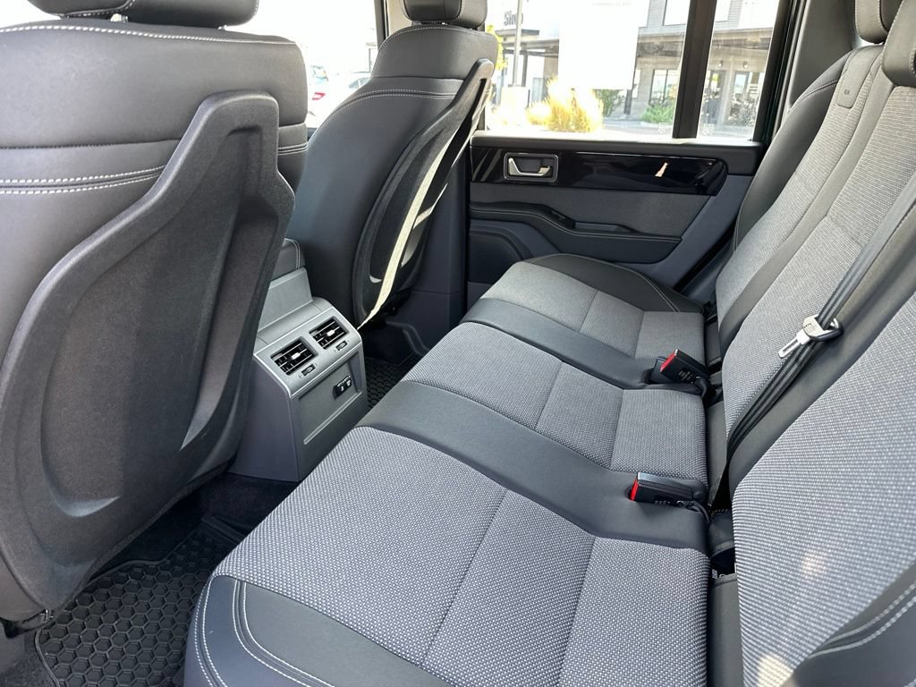 Used 2024 INEOS Grenadier Station Wagon AWD/4WD image 17