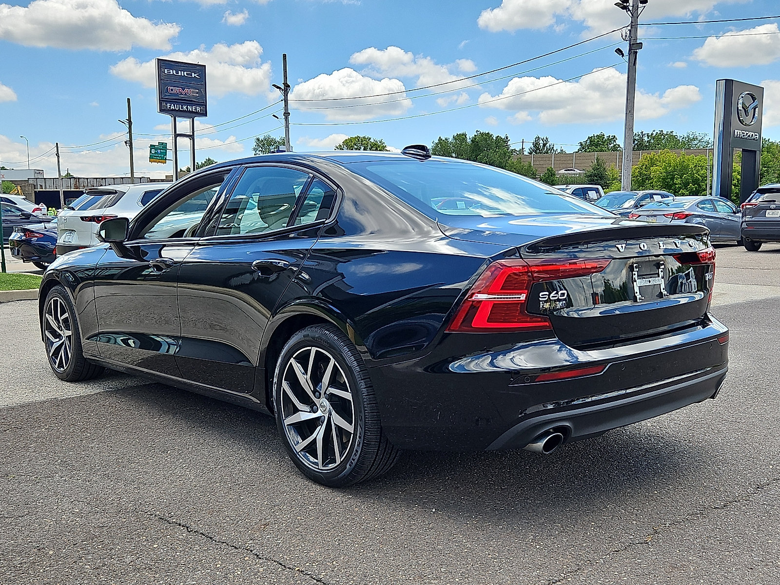 Used 2020 Volvo S60 T6 Momentum AWD/4WD image 4