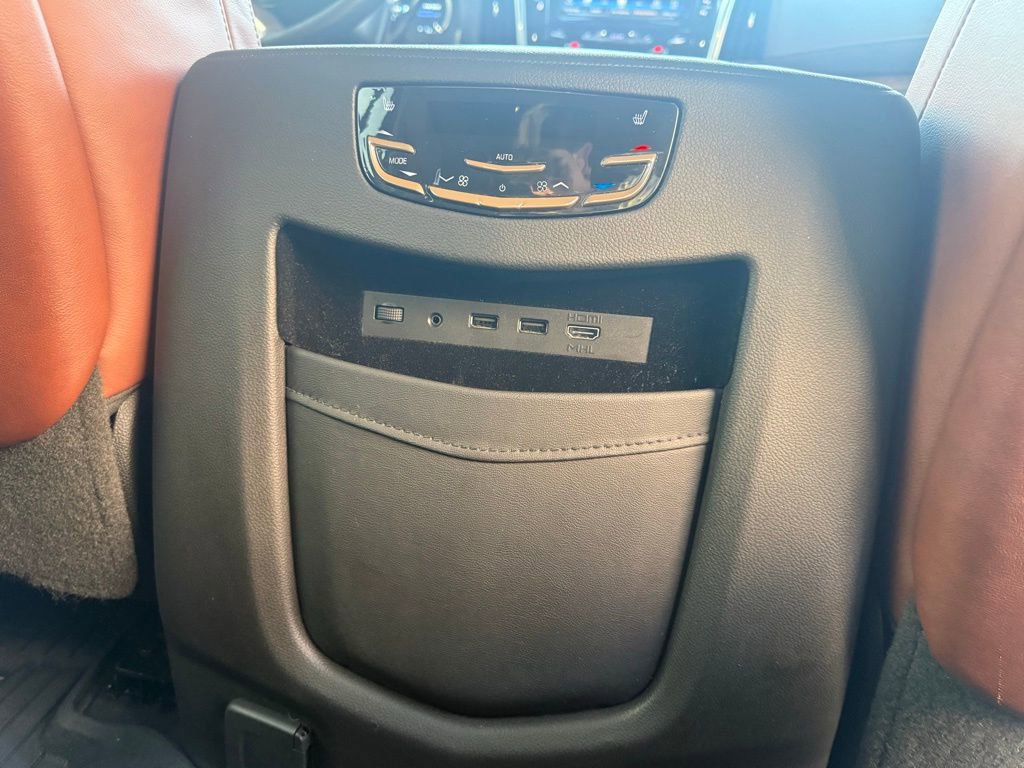 Used 2020 Cadillac Escalade Premium Luxury image 18
