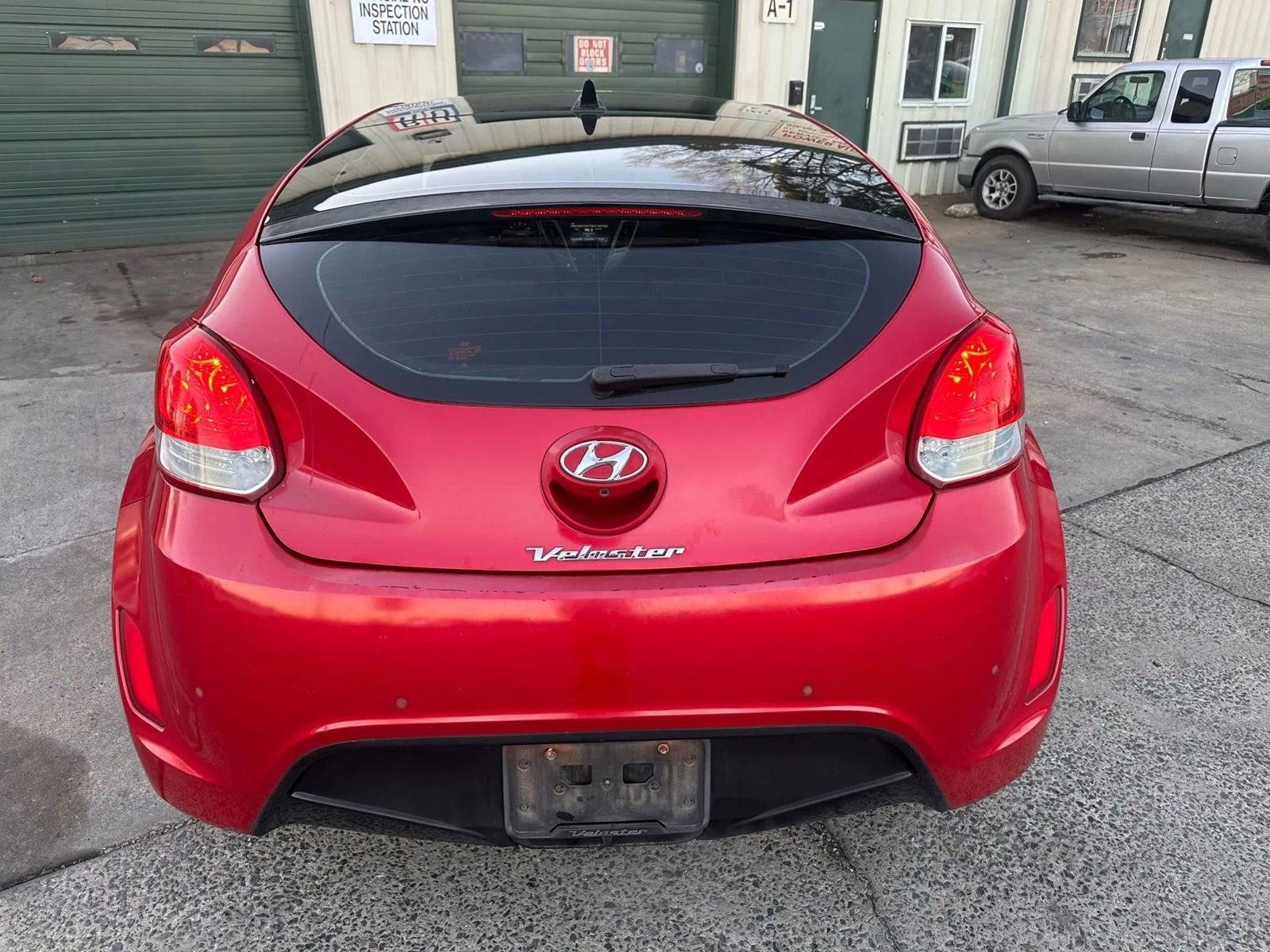 Used 2014 Hyundai Veloster w/ Technology Package 03 image 5