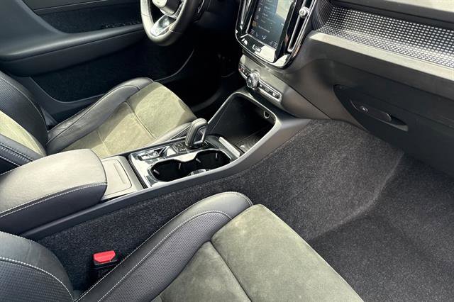 Used 2019 Volvo XC40 T5 R-Design AWD/4WD image 17