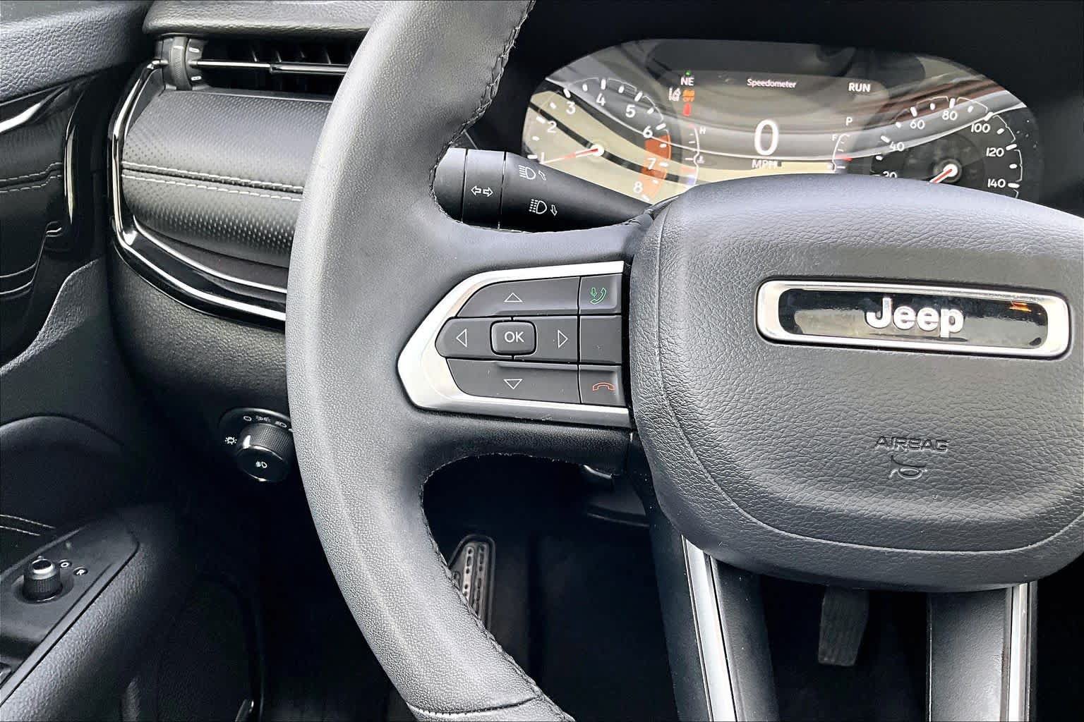Used 2023 Jeep Compass Latitude w/ Sun and Sound Group AWD/4WD image 22