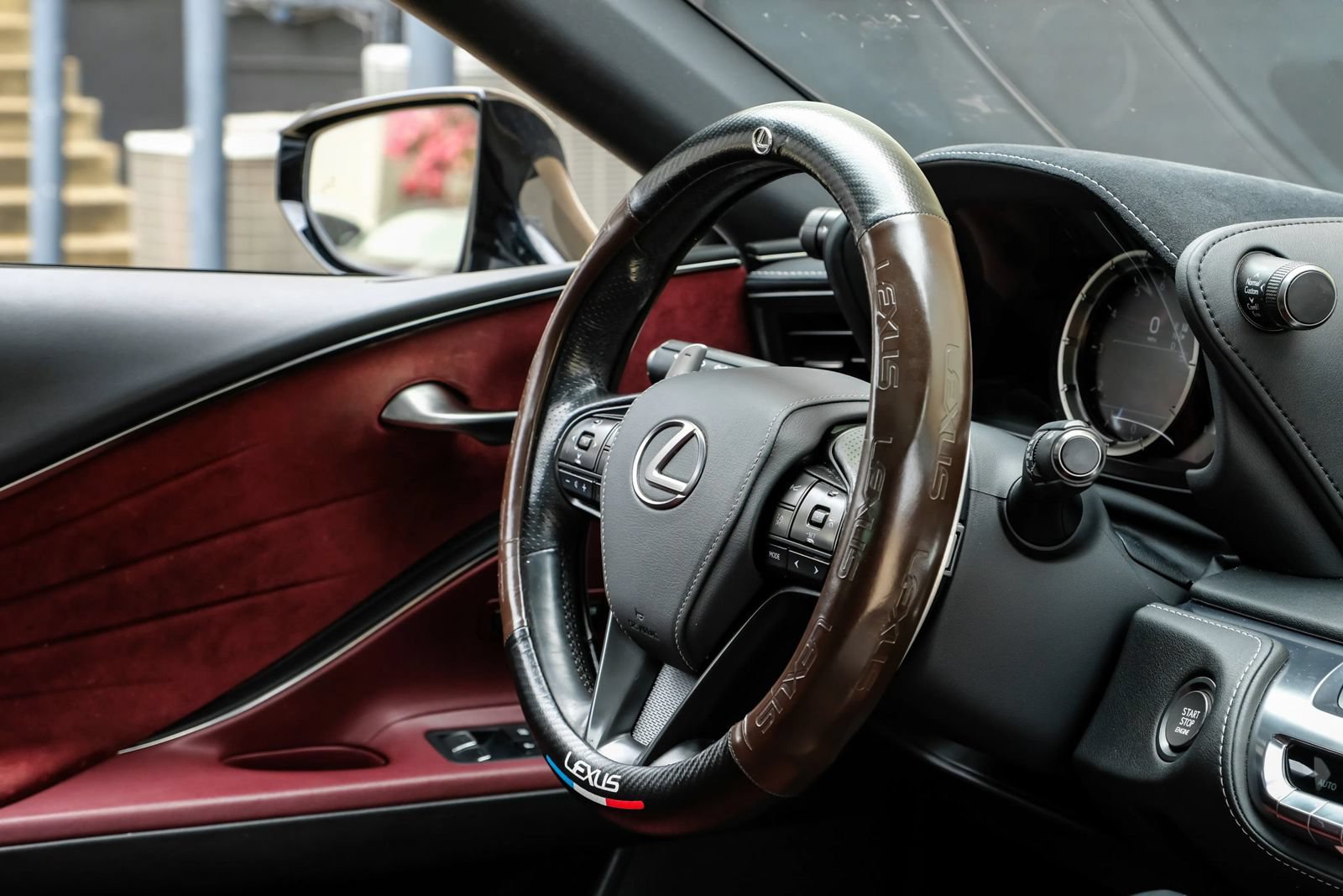 Used 2018 Lexus LC 500 Coupe w/ Sport Package RWD image 13