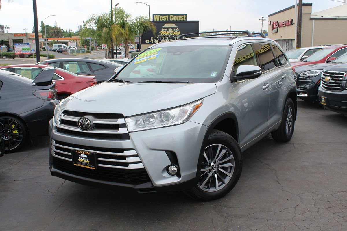 Used 2018 Toyota Highlander XLE AWD/4WD image 42