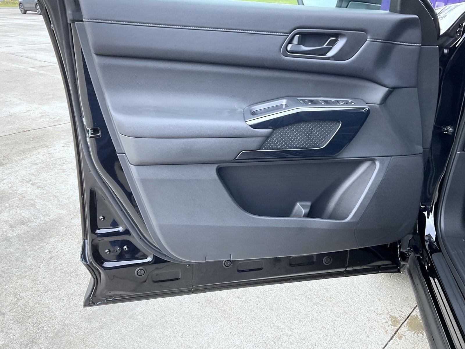 New 2026 Nissan Pathfinder SV w/ SV Premium Package AWD/4WD image 10