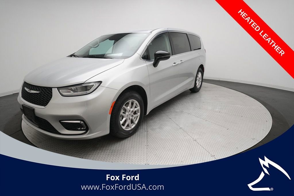 Used 2024 Chrysler Pacifica Touring-L