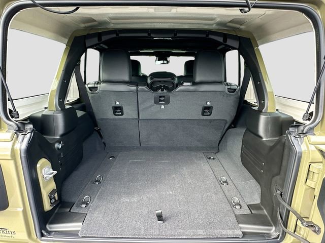 New 2026 Jeep Wrangler Unlimited Rubicon w/ Xtreme 35 Tire Package image 5