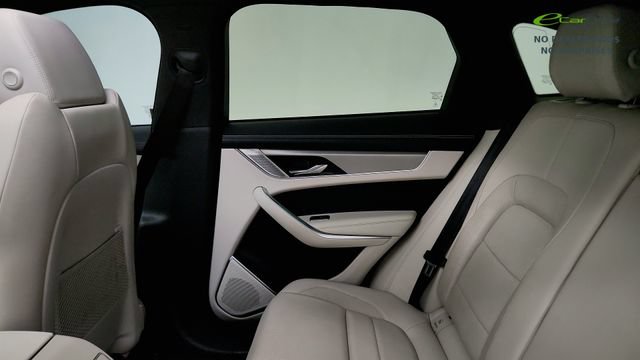 Used 2026 Jaguar F-PACE R-Dynamic S AWD/4WD image 43