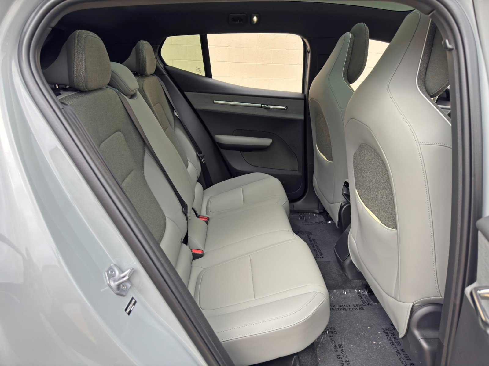 Used 2025 Volvo EX30 Plus AWD/4WD image 35