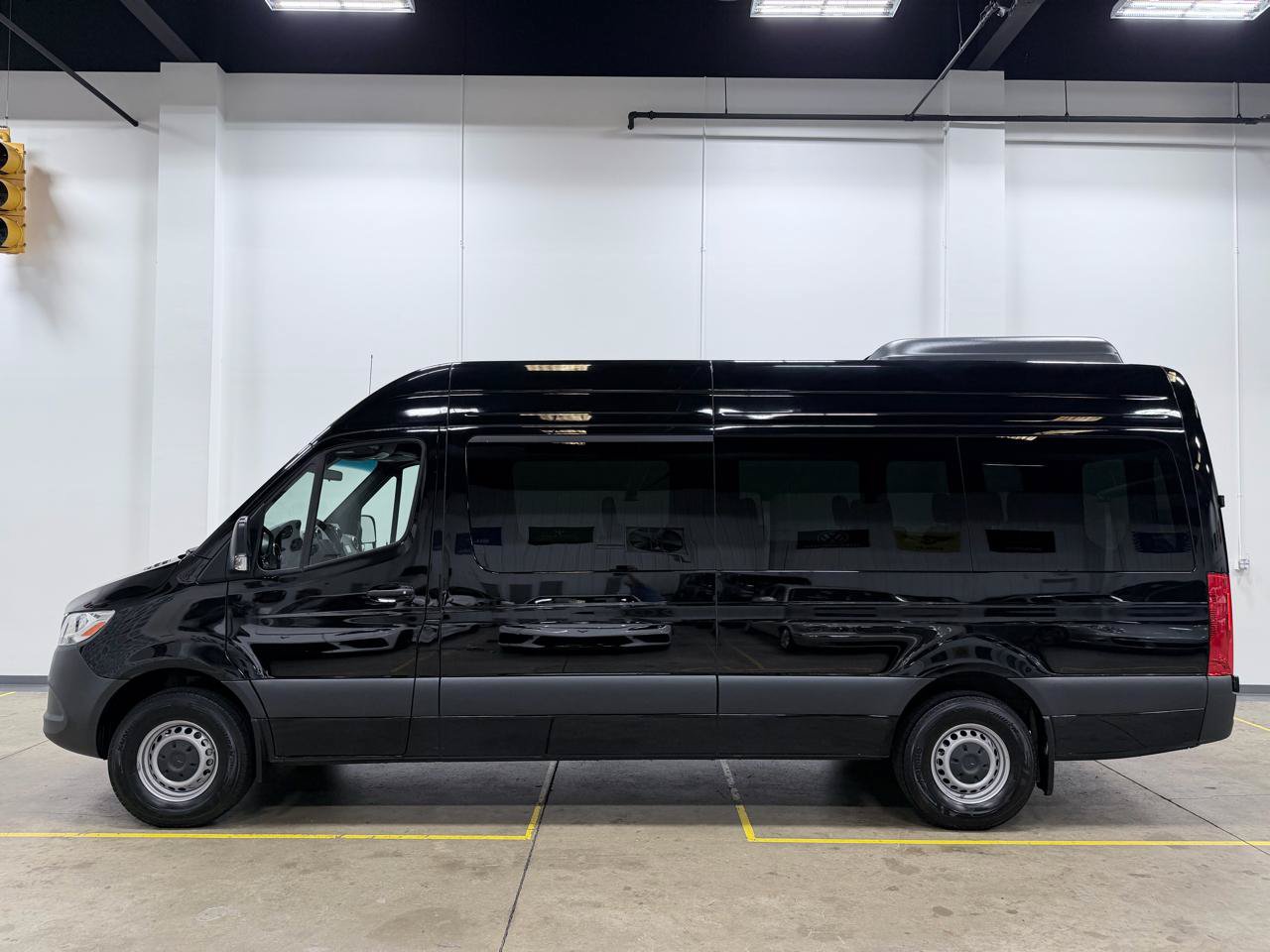Used 2025 Mercedes-Benz Sprinter 2500 image 4
